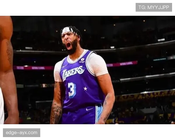 戴维斯助攻能力爆发，率队稳健前行再创佳绩