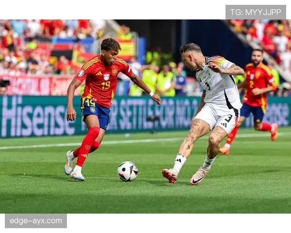 西班牙队闪耀欧洲杯2012，再谱辉煌足球史诗